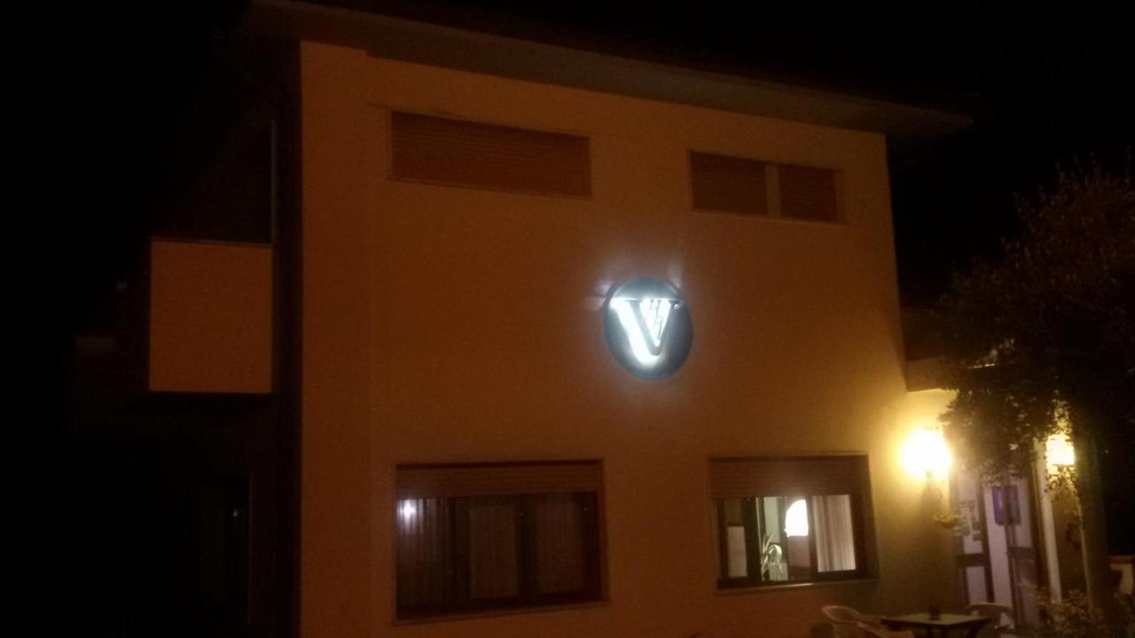 Hotel Le Vigne Contigliano Exterior photo